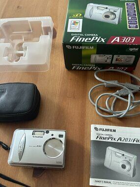 Fujifilm FinePix A303 3.2MP Digital Camera w/ Box xD Card Tested Working
